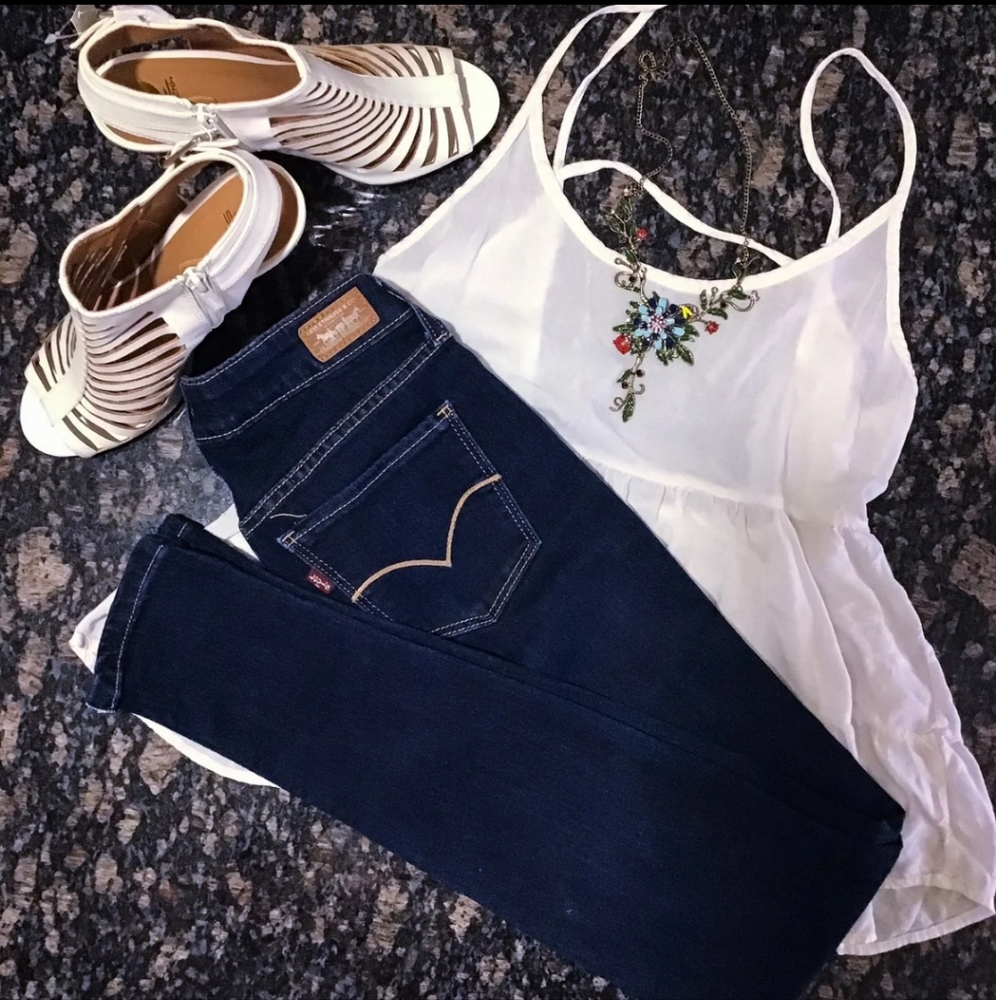Levi Legging Jeans & Flowy Tank